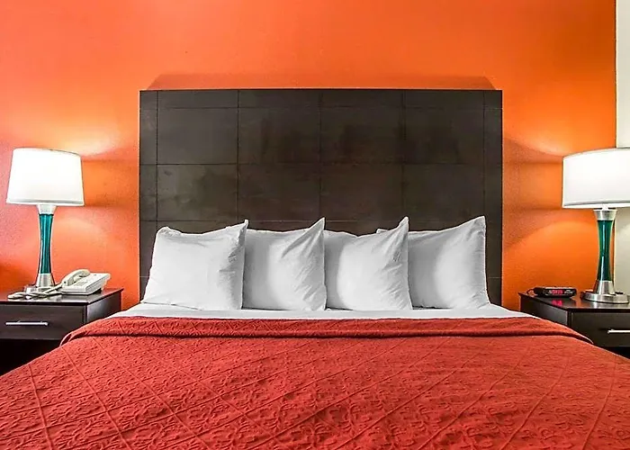 Inn Quality At I-74 4*